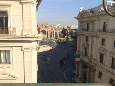 Neighbourhood, Balcony/Terrace, City view
