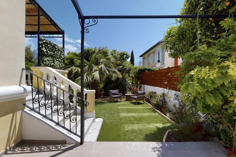 Balcony/Terrace, Garden view