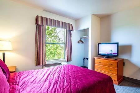 The Vistas 119 Modern studio with full kitchen 1st floor great location Apartment in Sierra Vista