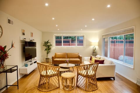 Private Seattle Getaway Home Near Lake Washington! House in Tukwila