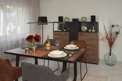 Living room, Dining area