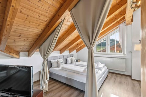 Bed, Living room, Bedroom