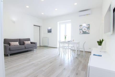 Living room, air conditioner