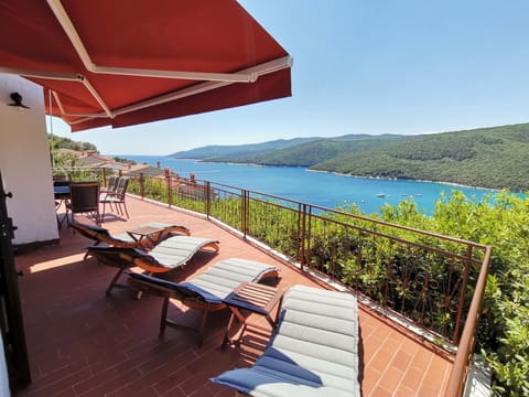 Balcony/Terrace, City view, Mountain view, Sea view, Street view