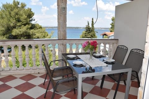 Beachfront - Vali Apartment in Šibenik-Knin County, Croatia