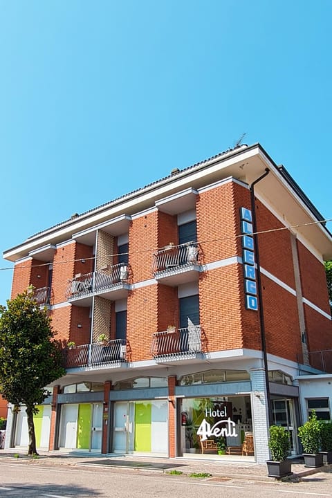 Property building, Facade/entrance