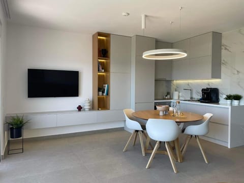 TV and multimedia, Dining area, kitchen