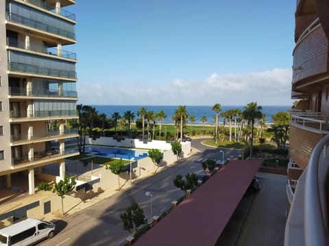 Sea view, Street view