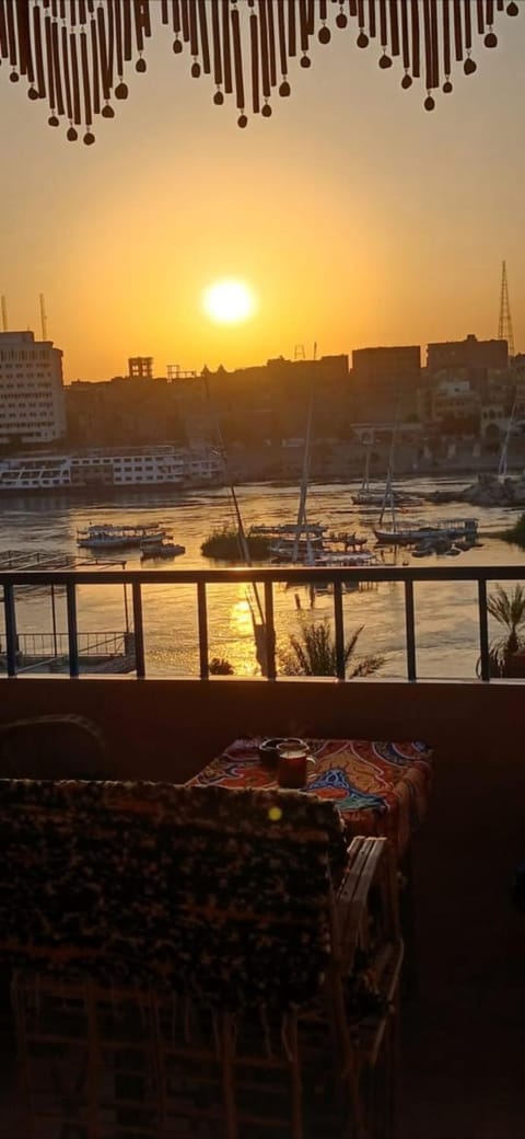 Day, Natural landscape, View (from property/room), Balcony/Terrace, City view, River view, Sunrise