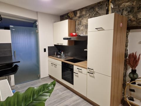 Kitchen or kitchenette, pet friendly