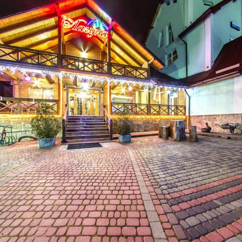 Restaurant/places to eat, Summer