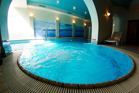 Swimming pool, Swimming pool