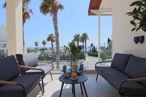Balcony/Terrace, Balcony/Terrace, Seating area, Sea view, Sea view, Sunset