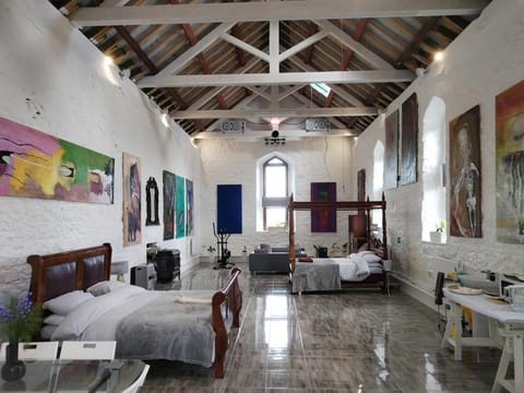 Bed, Living room, Photo of the whole room, Seating area, Bedroom