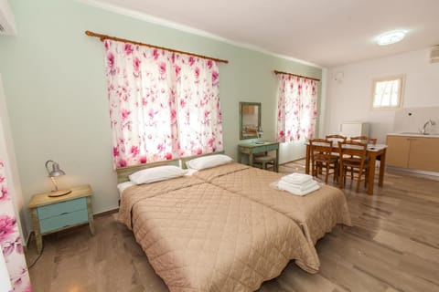 Bed, Photo of the whole room