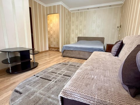 Bed, Photo of the whole room, Seating area