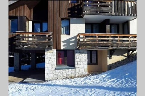 Appartement confortable face à la montagne Apartment in La Plagne-Tarentaise
