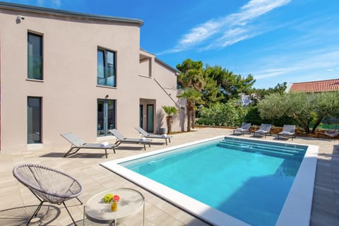 Property building, Swimming pool