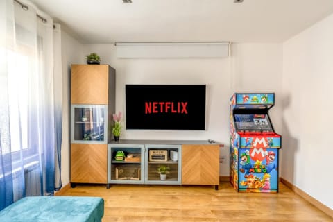 Communal lounge/ TV room, Game Room, TV and multimedia, Living room