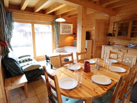 Chalet cosy aux Gets, proche du lac avec sauna et parking privé - FR-1-623-58 Chalet in Les Gets