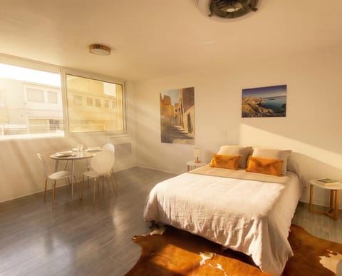 Communal lounge/ TV room, Living room, Photo of the whole room, Bedroom