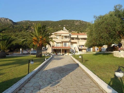Facade/entrance, Garden