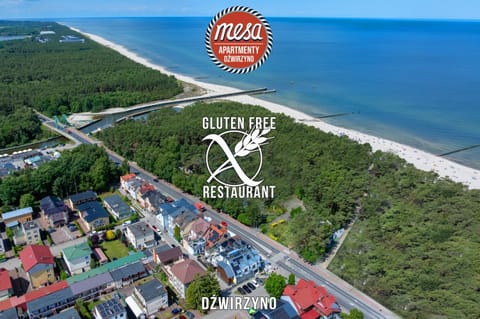 Property building, Restaurant/places to eat, Property logo or sign, Bird's eye view, Beach, Breakfast