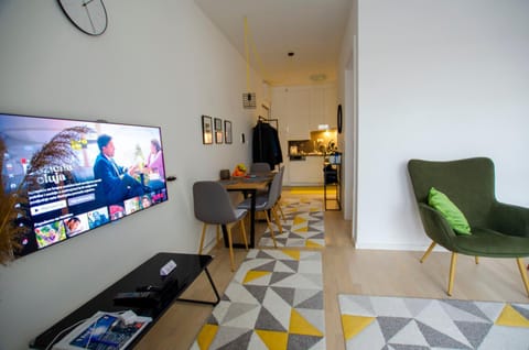 TV and multimedia, Kitchen or kitchenette, Dining area
