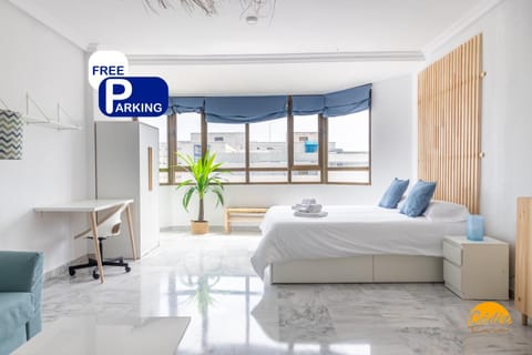 Bed, Living room, Photo of the whole room, Seating area, Bedroom