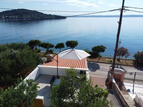 Property building, Day, Mountain view, Sea view, Parking