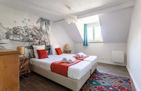 Bed, Photo of the whole room, Bedroom, towels, wardrobe