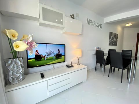Communal lounge/ TV room, Living room
