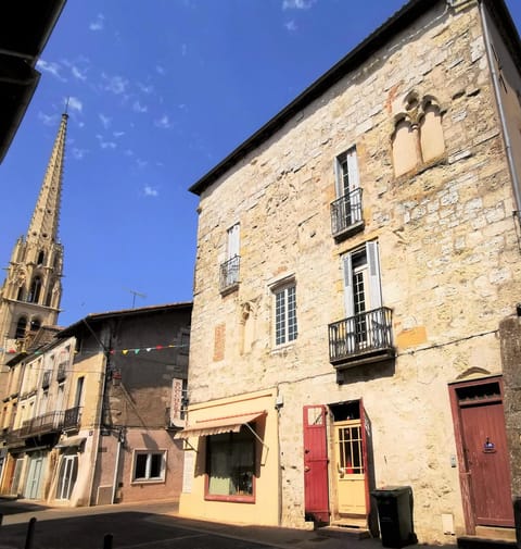 Facade/entrance, Neighbourhood, Street view