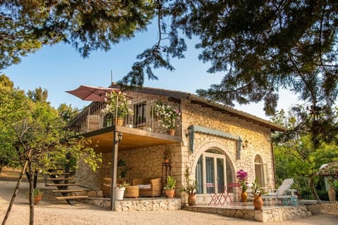 Property building, Spring, Day, Garden, Garden view
