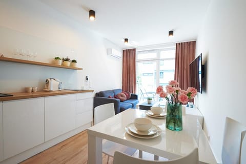 Kitchen or kitchenette, Living room, Dining area