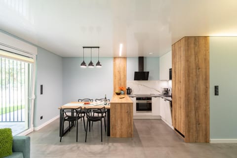 Kitchen or kitchenette, Living room