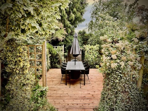 Garden, Dining area, Garden view