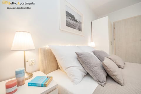 Bed, Decorative detail, Bedroom