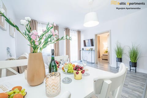 Living room, Photo of the whole room, Decorative detail