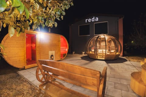 Garden, Spa and wellness centre/facilities