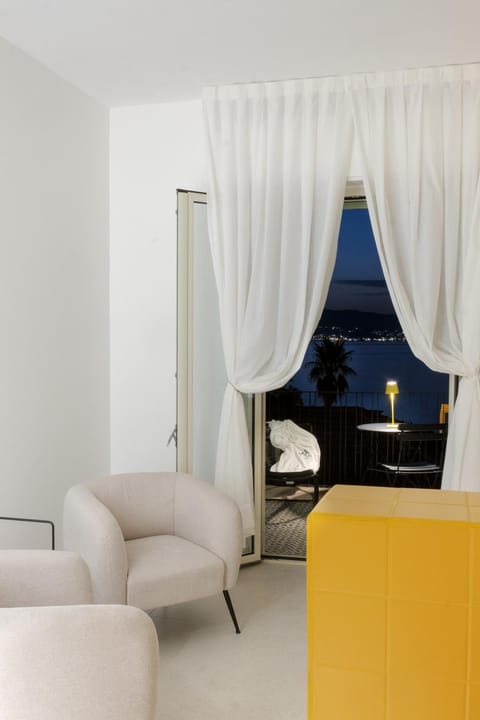 Seating area