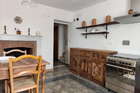 Cà del Nonno House in Province of Massa and Carrara