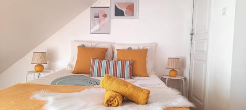 BNB Le COCON, Cœur Historique d'Orléans, 5' Train Station Apartment in Orléans