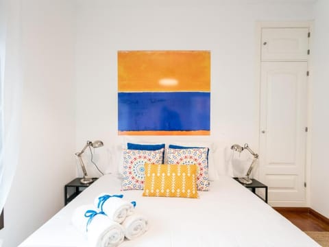 Bed, Photo of the whole room, Bedroom