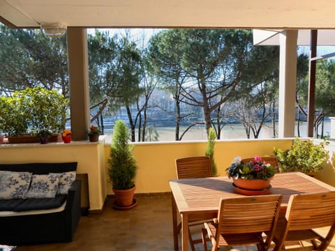 Patio, View (from property/room), Balcony/Terrace, River view