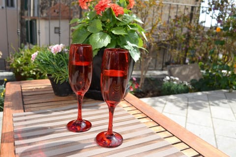 Monolocale con giardino e parcheggio privato CITRA zero zero ottanta trentuno LT 0281 Apartment in Imperia