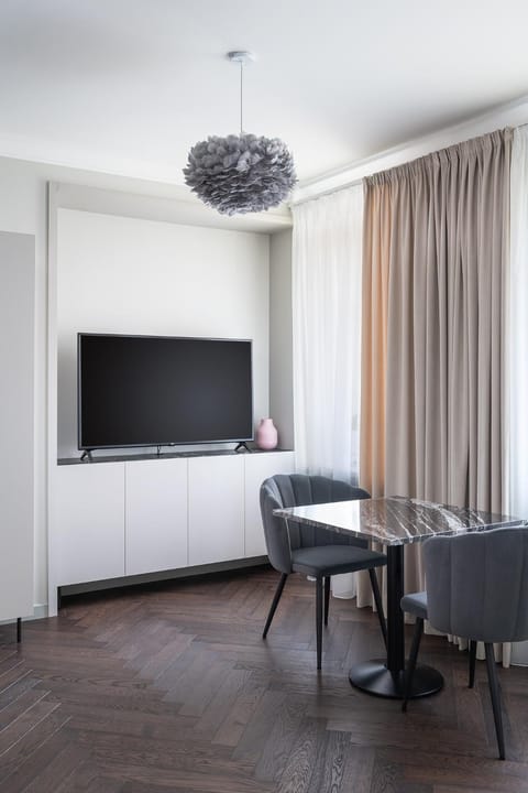 TV and multimedia, Dining area