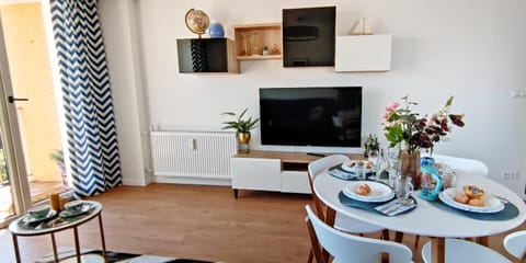 TV and multimedia, Dining area