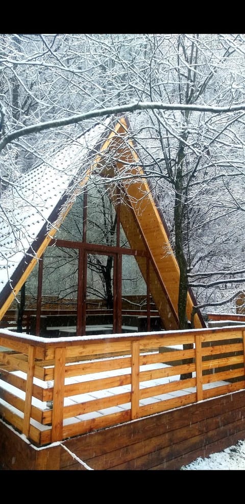 Property building, Winter, Balcony/Terrace