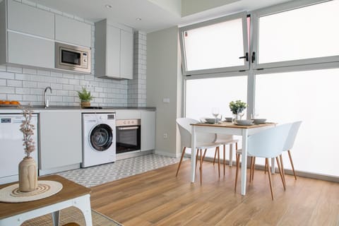 dishwasher, minibar, pet friendly, stove, dryer